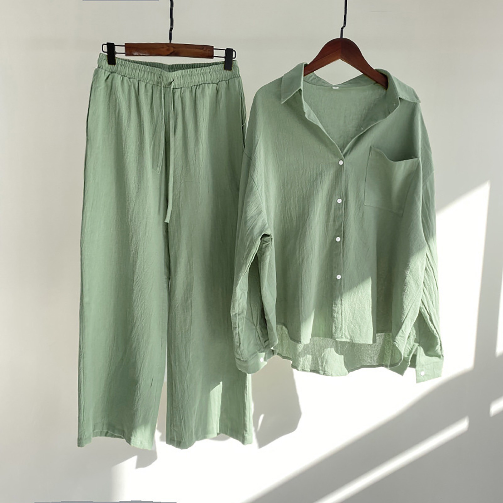 thumbnail image 5 of Traje retro de dos piezas para mujer: camisa de manga larga y pantalones de cintura alta, color liso, tejido cómodo, tallas grandes, adecuado para el día a día y para fiestas, 5 of 5